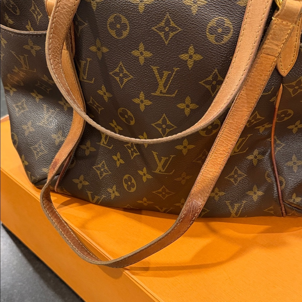 Louis Vuitton Classic Brown Monogram Shoulder Bag - Picture 4 of 5